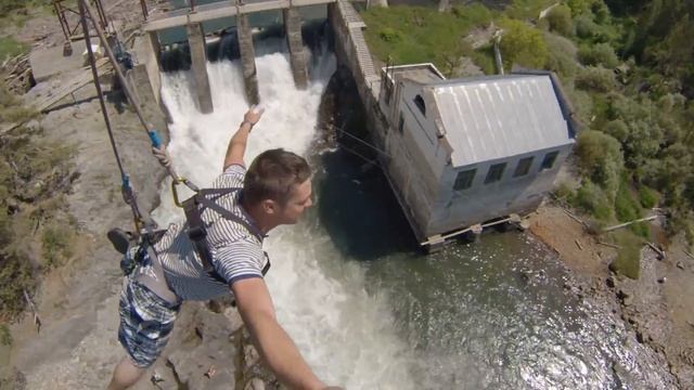Полет над Чемальской ГЭС смотреть онлайн