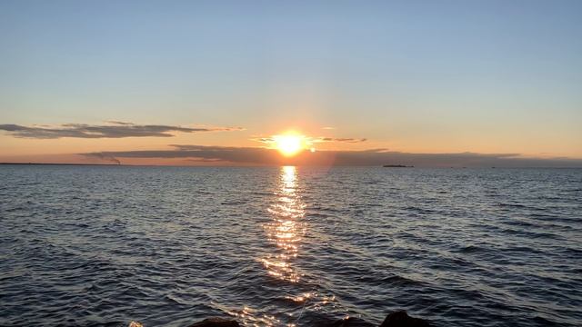 Закат на Финском заливе 09.05.2025 смотреть онлайн