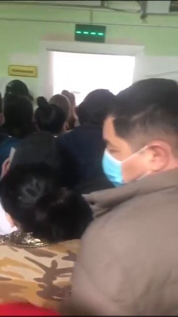 В городской поликлинике в Атырау с утра образовалось ? смотреть онлайн