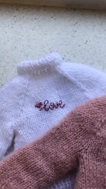 Теплые свитера с вышивкой для Paola Reina #paolareina #паоларейна #одеждадлякукол смотреть онлайн