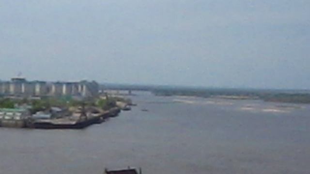 Вот такая красота открывается с Нижегородского кремля