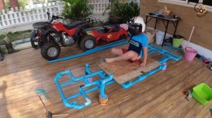 Манкиту делают Машину - Милан и Папа и Первая поездка. Машина Своими Руками DIY