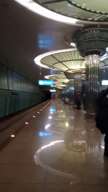 Нижний Новгород. Станции метро Стрелка. Прибытие поез? смотреть онлайн