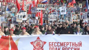 Дети, внуки и правнуки: как прошел «Бессмертный полк» в Петербурге