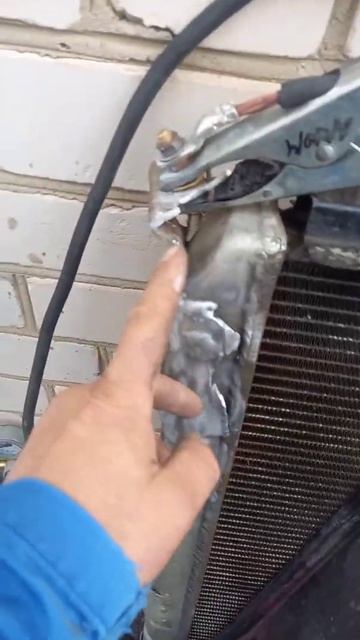 Привезли на аргонную сварку отломанных кронштейнов к? смотреть онлайн