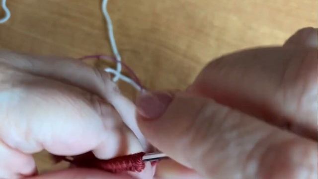 Вязание двух носков одновременно на спицах с леской смотреть онлайн