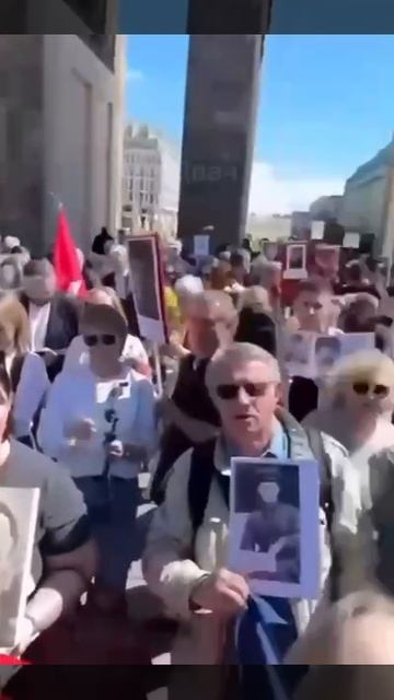 В Берлине всё же прошёл «Бессмертный полк» смотреть онлайн