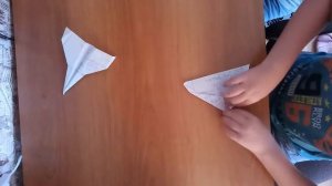 как сделать самолёт ястреб из бумаги.