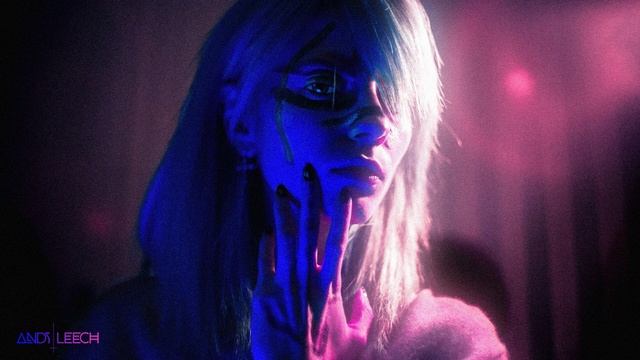 Two Dystopias ⧸ One Utopia