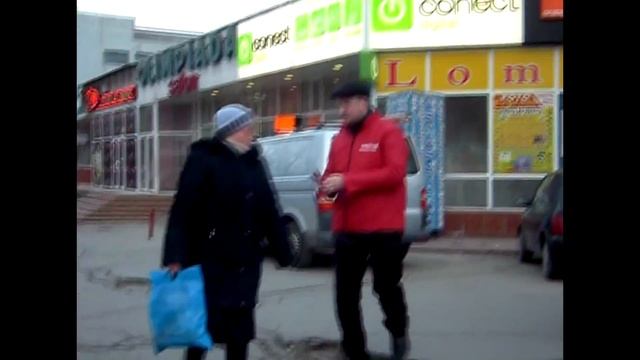 Комсомольцы Ботаники раздают кишиневцам мэрцишоры смотреть онлайн