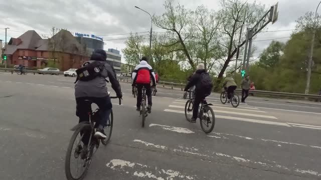 Покатушка с друзьями до Истринского Водохранилища и до Татищево.Приключения только начинаются. смотреть онлайн