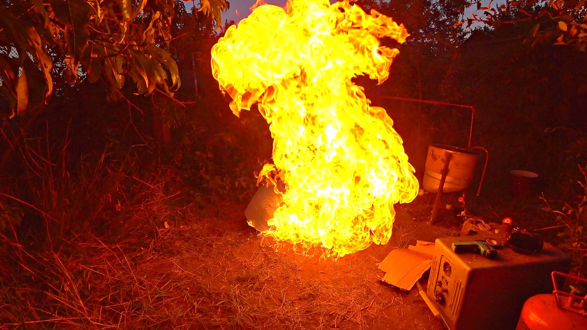 ✅Добываю газ Самогонным Аппаратом 🔥 Бесплатное топливо из МУСОРА смотреть онлайн