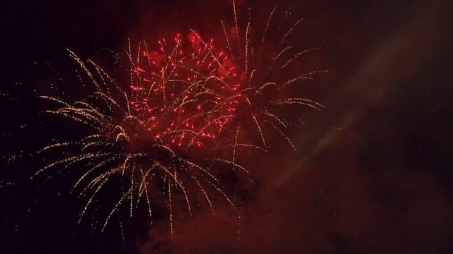 салют 9 мая 2025 1000007971.mp4 смотреть онлайн