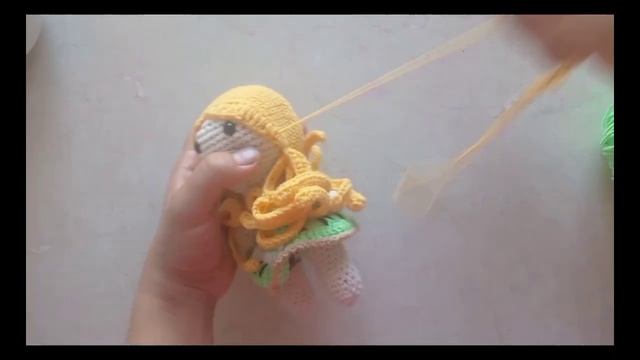 Кукла крючком. // Часть 3// Волосы, шапка и мороженое// Crochet смотреть онлайн