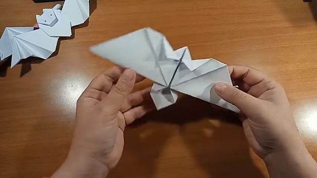 Игрушки из бумаги - Летучая Мышь смотреть онлайн