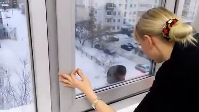 Ворона тактично разводит на ложку смотреть онлайн