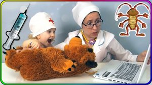 Играем в доктора! Лечим мишку от тараканов и конфет