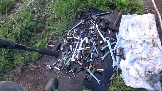 Чистка ключей от ржавчины уксусом .Смотрим что получилось !) смотреть онлайн