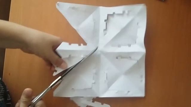 Две снежинки в 2D (из бумаги) один лист