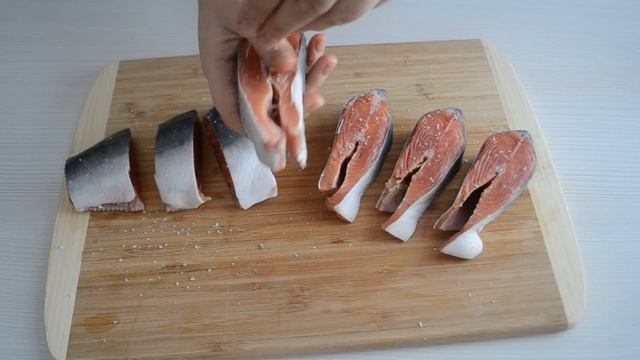 Как только узнала про этот рецепт, горбушу стала готовить чаще! Вкусный ужин из недорогой рыбы! смотреть онлайн