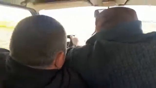 Уроки вождение автомобиля.Витя отпусти газ!!! смотреть онлайн