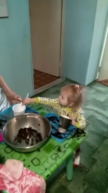 Это моя сестра младшая есть ее зовут Валя это мы смотреть онлайн