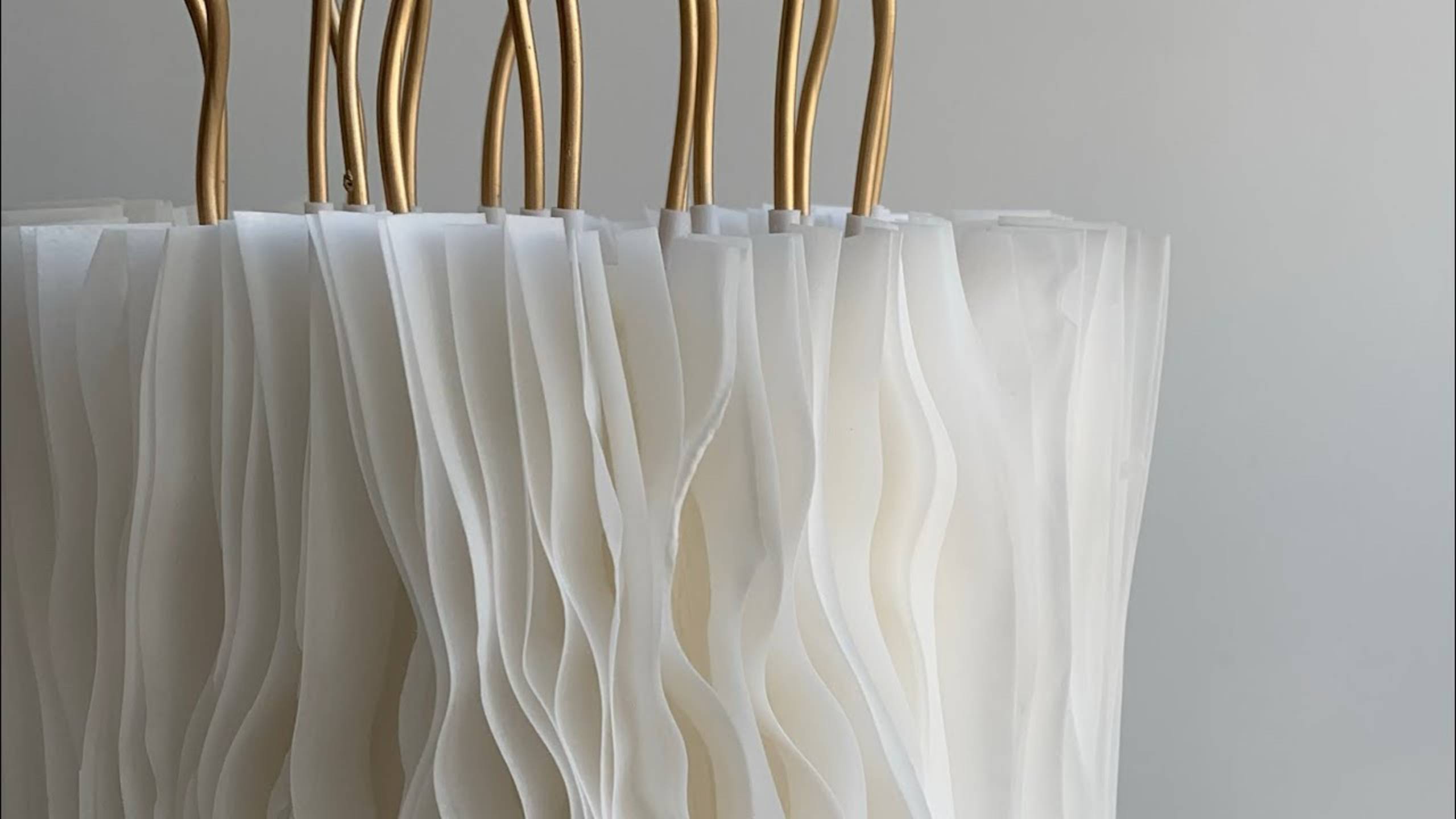 Декор ТОРТА из вафельной бумаги. НА ЧТО КЛЕИТЬ, чтобы держались крепко и не отваливались! смотреть онлайн