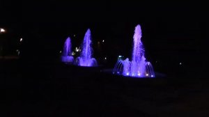 ТАНЦУЮЩИЕ ФОНТАНЫ В АНАПЕ. ШОУ ТАНЦУЮЩИХ ФОНТАНОВ ПЕРЕД АДМИНИСТРАЦИЕЙ.DANCING FOUNTAINS IN ANAPA