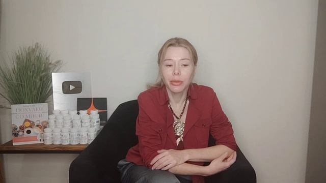 Ест на 700 ккал и не худеет. Почему и Что делать? Зима с М? смотреть онлайн