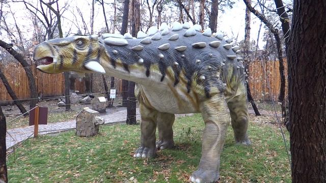 Динозавры в Новосибирском зоопарке