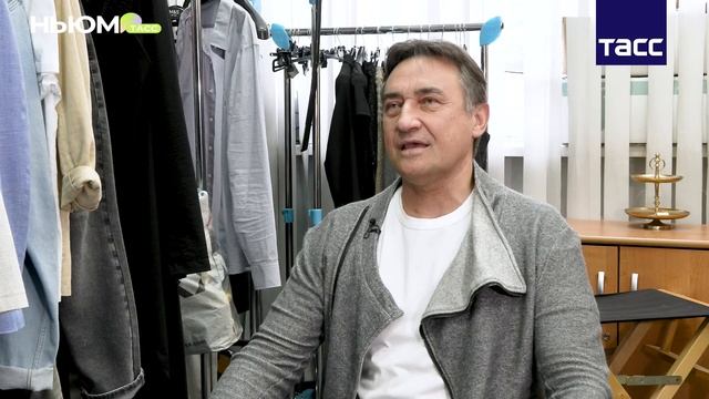 КАМИЛЬ ЛАРИН о переезде, смене профессии и юморе смотреть онлайн