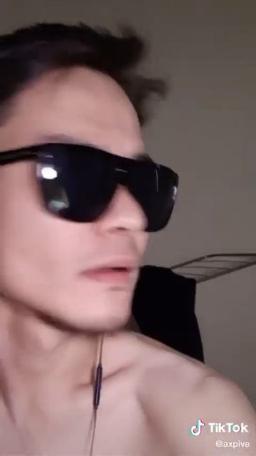 надо поставить зацикленное видео чтоб начиналось сна? смотреть онлайн