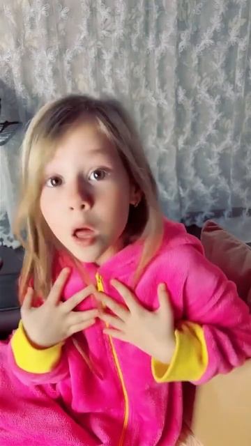 У Миланы есть девушка ? Это как? 😱 #shorts #юмор #ladymilana #shortv смотреть онлайн
