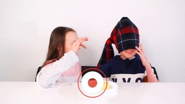 ЧеЛЛендж еда с закрытыми глазами!!!|Отгадай с закрытым? смотреть онлайн