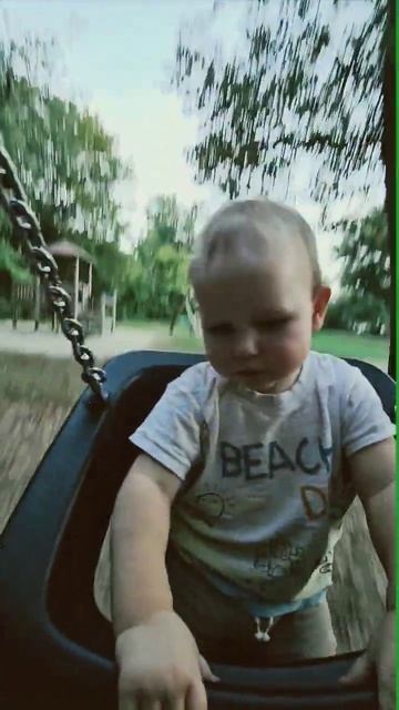 Ребёнок и Качели #kids #kindergarten Kind #play #дети #малыш смотреть онлайн