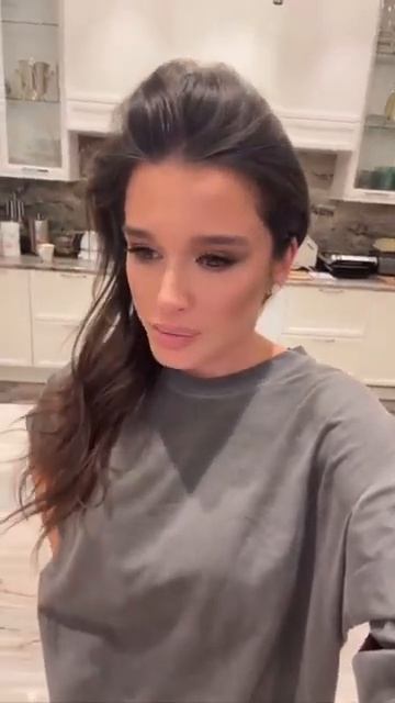 Ксения #бородина срочно просит рассказать, есть ли у в? смотреть онлайн