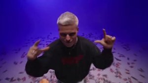 алло, кто это, а это мне деньги с звонят деньги, деньги,