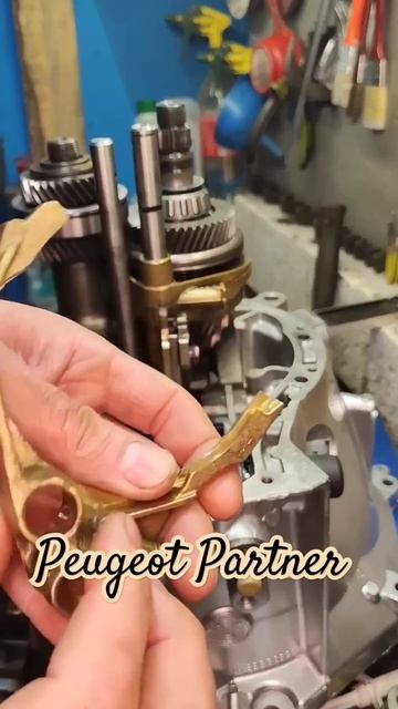 Вилка включения передач как будто не работала! Peugeot Partn смотреть онлайн