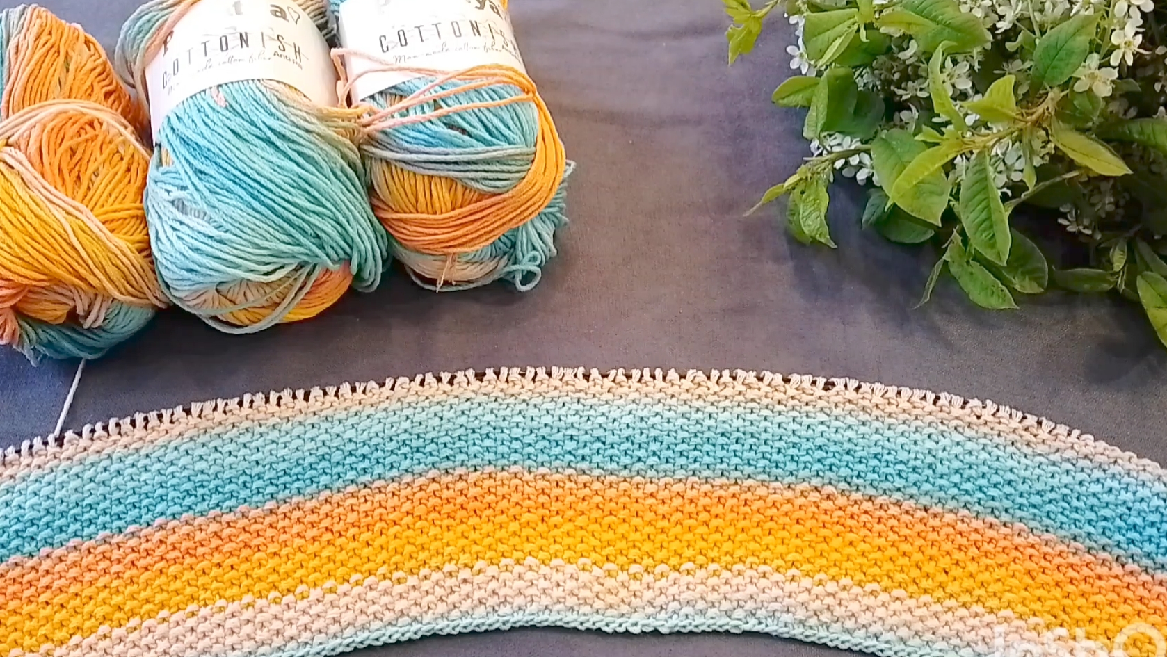 Футболка готова! Начала вязать жилет. смотреть онлайн