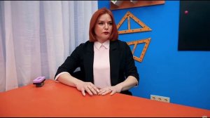 УЧИЛКА ПЕРДИТ НА УРОКЕ (3 МИНУТЫ)!!!!