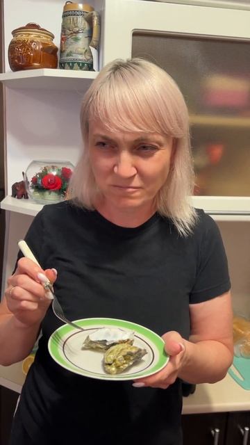 Первый раз пробую устрицу #устрицы #мукбангроссия#shorts смотреть онлайн