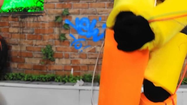 Как стать Фредди! Пять ночей с Фредди в Реальной жизни! Экстремальные прятки с Фредди смотреть онлайн