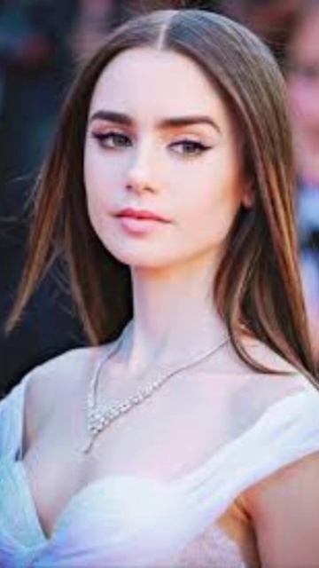 КРУЖИТ ОСЕННИЙ ЛИСТОПАД❤ #shorts #viral #love #музыка #новости смотреть онлайн