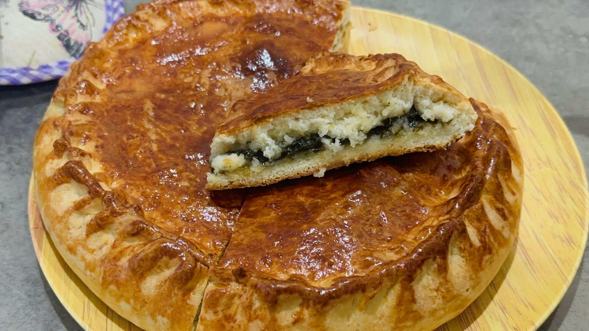 Пирог с щавелем в духовке / Сладкий пирог с щавелем + рецепт теста на пирог с щавелем смотреть онлайн