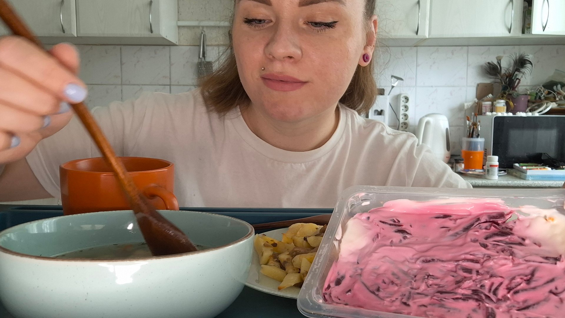 Мукбанг селедка под шубой, картошка с грибами и суп с брокколи | Пошлите вместе пообедать #Мукбанг смотреть онлайн