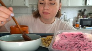 Мукбанг селедка под шубой, картошка с грибами и суп с брокколи | Пошлите вместе пообедать #Мукбанг