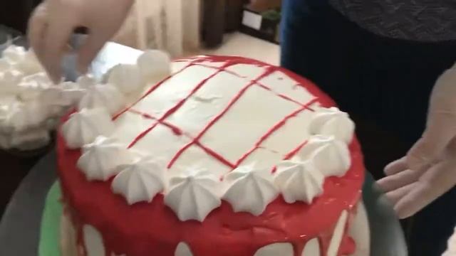 Декорирование торта „Красный Бархат“ смотреть онлайн