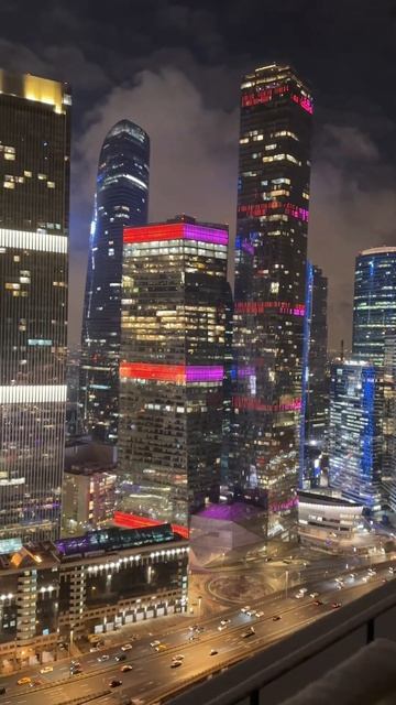 Вид со смотровой площадки на «Москва-Сити»🏙️✨❤️ смотреть онлайн