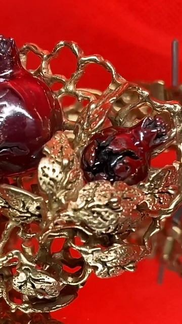 Золотой гранат