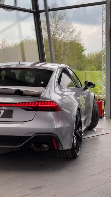 Недооцененный авто из немецкой тройки. Audi RS7 смотреть онлайн